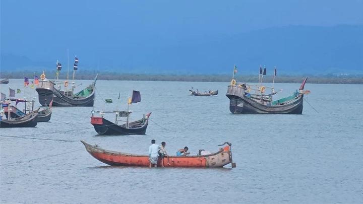 জেলেদের কেন ধরে নিয়ে যাচ্ছে আরাকান আর্মি?