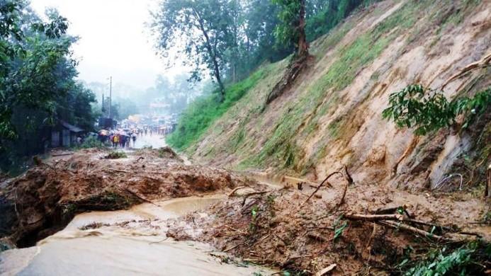 রাঙামাটিতে টানা বৃষ্টি, বাড়ছে পাহাড়ধসের শঙ্কা