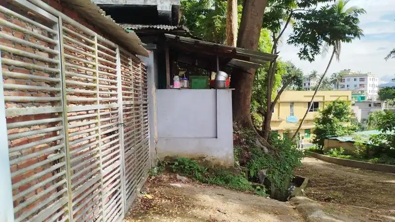 রাঙামাটিতে জেলা পরিষদের দেয়ালে ঠেকেছে বিএডিসির পথ, বিপাকে কৃষক