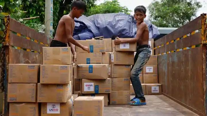 রোহিঙ্গা শিশুদের ঠেলে দেওয়া হচ্ছে বাল্যবিয়ে আর শ্রমে