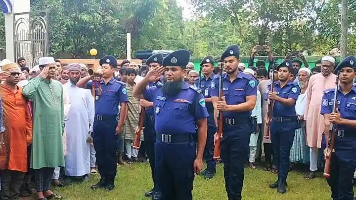 দীঘিনালায় রাষ্ট্রীয় মর্যাদায় বীর মুক্তিযোদ্ধা রেজাউল করিমের দাফন
