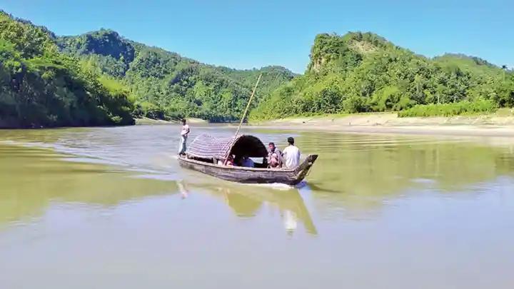 বান্দরবানের নদী-ঝরনায় বাড়ছে পর্যটকের ভিড়, নিরাপত্তাহীনতায় প্রাণহানি
