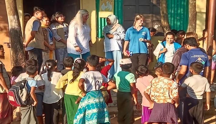 রোহিঙ্গা আশ্রয়শিবির ঘুরে দেখলেন জার্সি সরকারের প্রতিনিধি