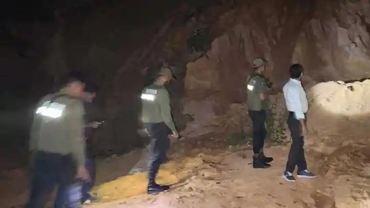 খাগড়াছড়িতে পাহাড় কাটার অভিযোগে মধ্যরাতে অভিযান, জরিমানা