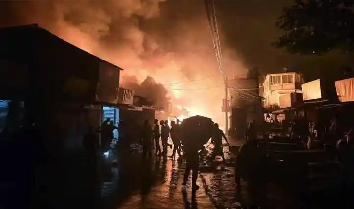 ফায়ার সার্ভিস ছিল, তবু চোখের সামনে দাউ দাউ জ্বলেছে দোকান!