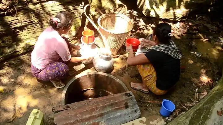 ঝিরি-ঝরনার অস্বাস্থ্যকর পানিই ভরসা হাজারো পাহাড়ি বাসিন্দার