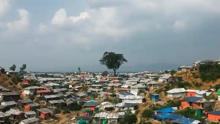 রোহিঙ্গা প্রত্যাবাসন: কেবল মানবিক সমস্যা নয় দেশের নিরাপত্তার প্রশ্নও