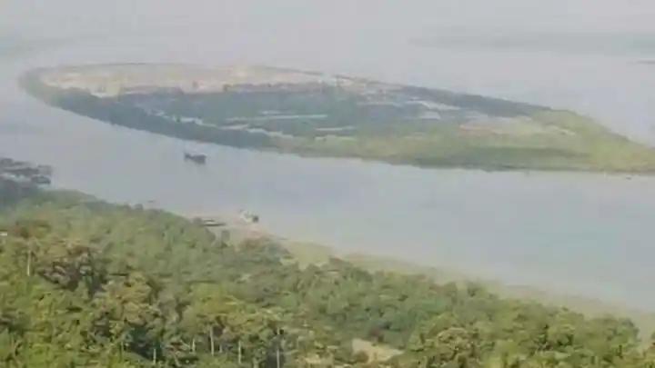 টেকনাফে স্থলমাইন বিস্ফোরণ, দুই রোহিঙ্গা আহত