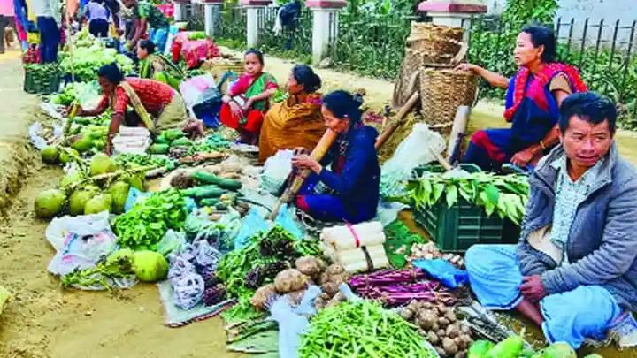 রাঙামাটিতে জমে উঠেছে পাহাড়ি সবজির হাট