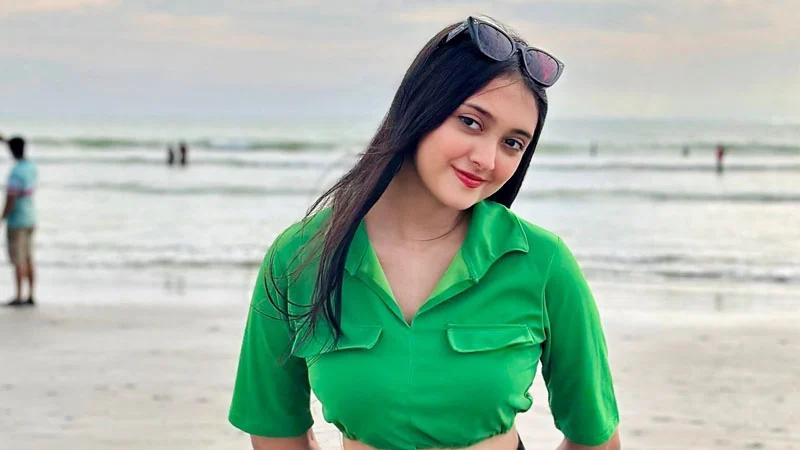 গান ও অভিনয়ে পারশা