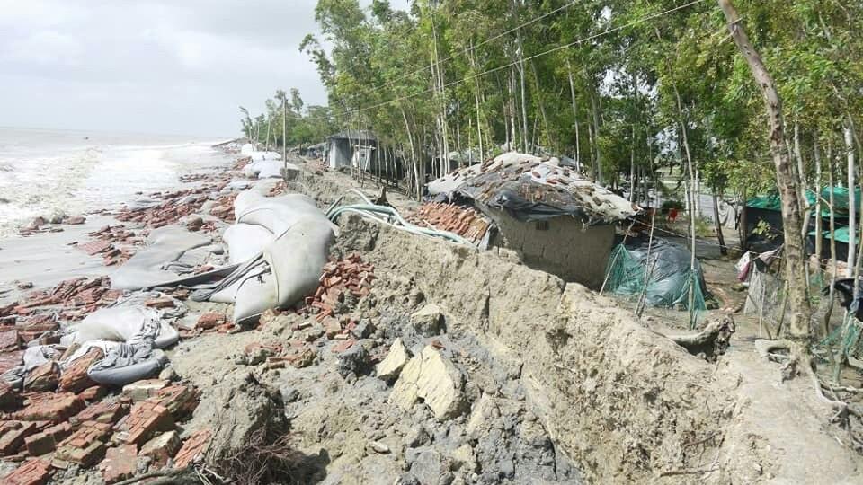 এখনো ভাঙন আতঙ্কে উপকূলের মানুষ